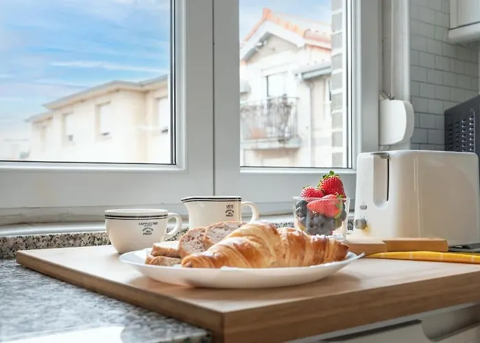 Apartamento Céntrico Y Cómodo Con Parking Privado *