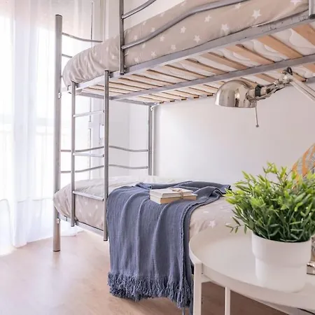 Apartamento Céntrico Y Cómodo Con Parking Privado *