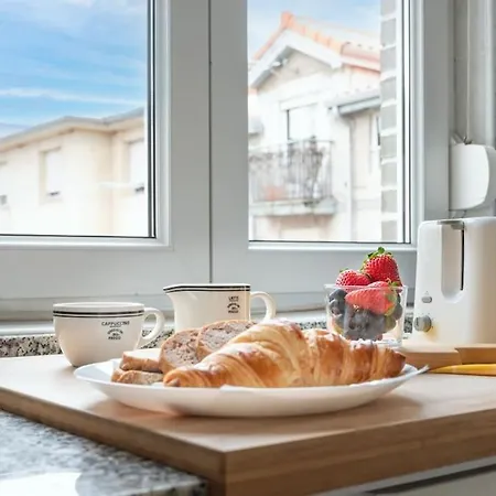 Apartamento Céntrico Y Cómodo Con Parking Privado *